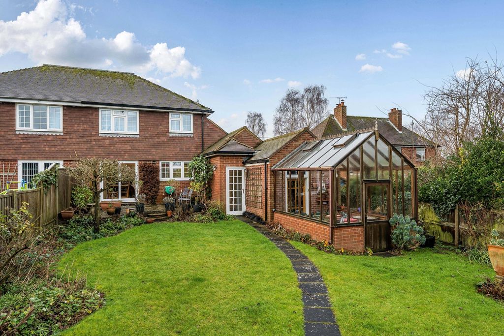 Property photo 2 of 16 Garden