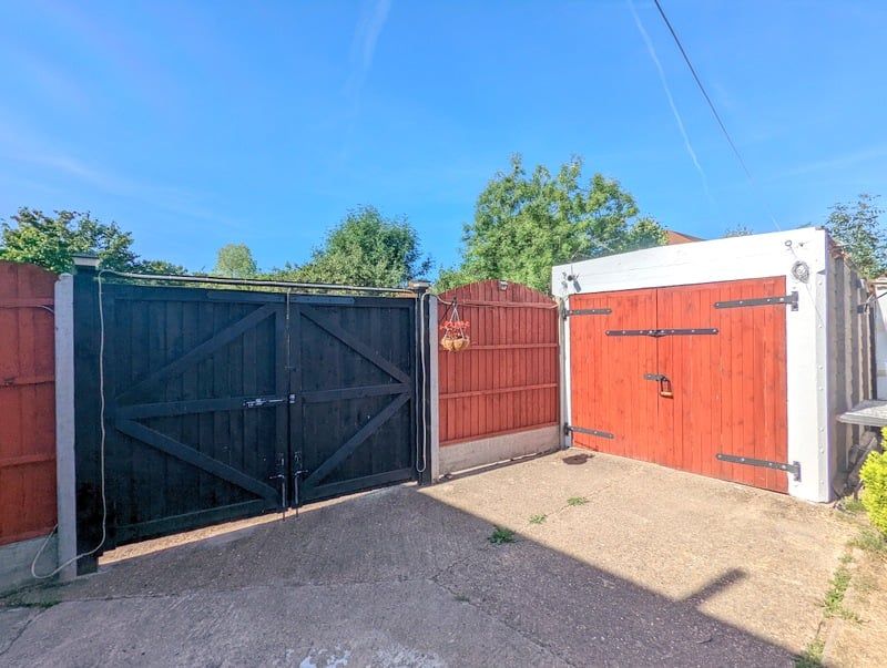Property photo 2 of 11