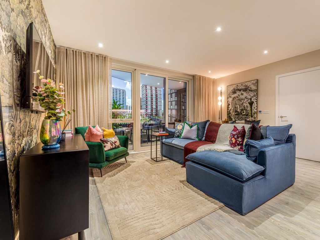 Property photo 3 of 10 Dagenham Green, 2 Bedroom Show Home, Living Space