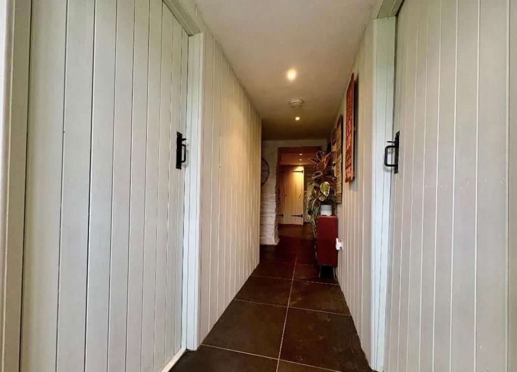 Property photo 3 of 31