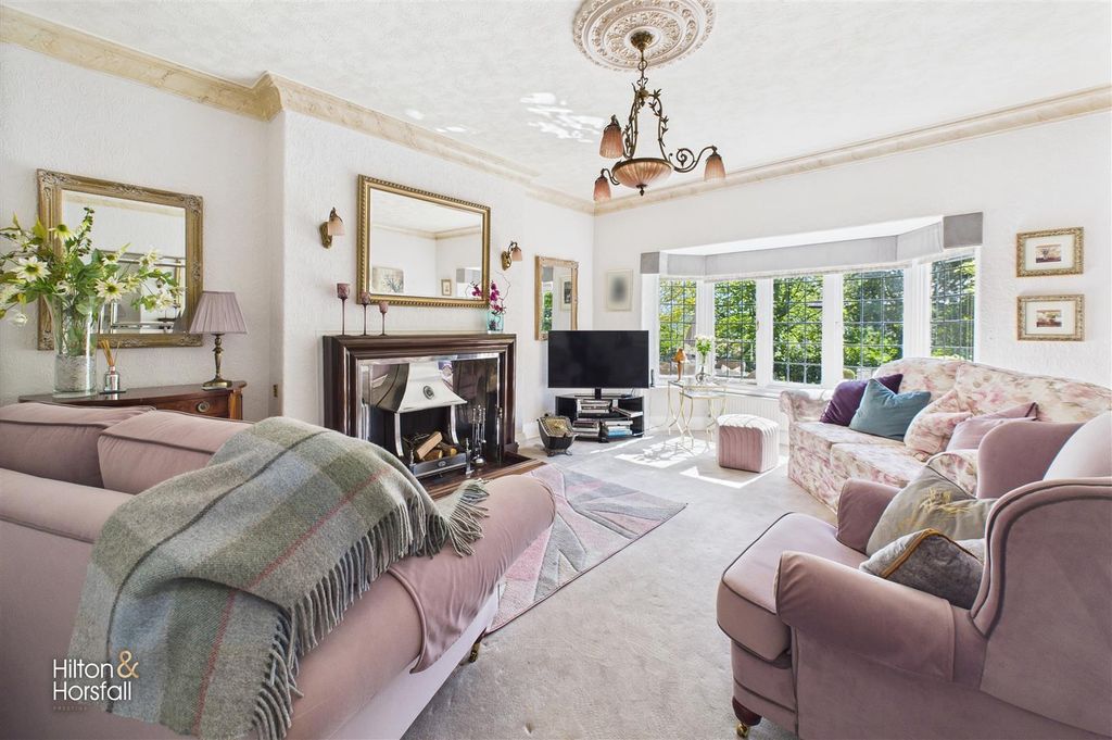 Property photo 3 of 33 Uplands