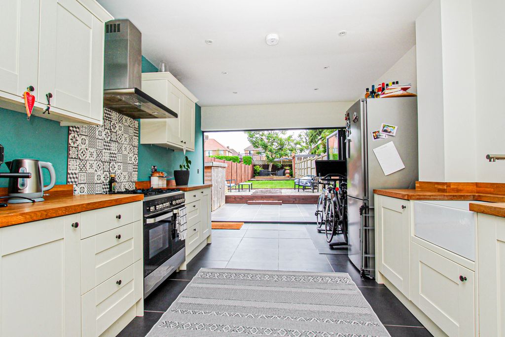Property photo 2 of 14 Kitchen/Breakfast Room
