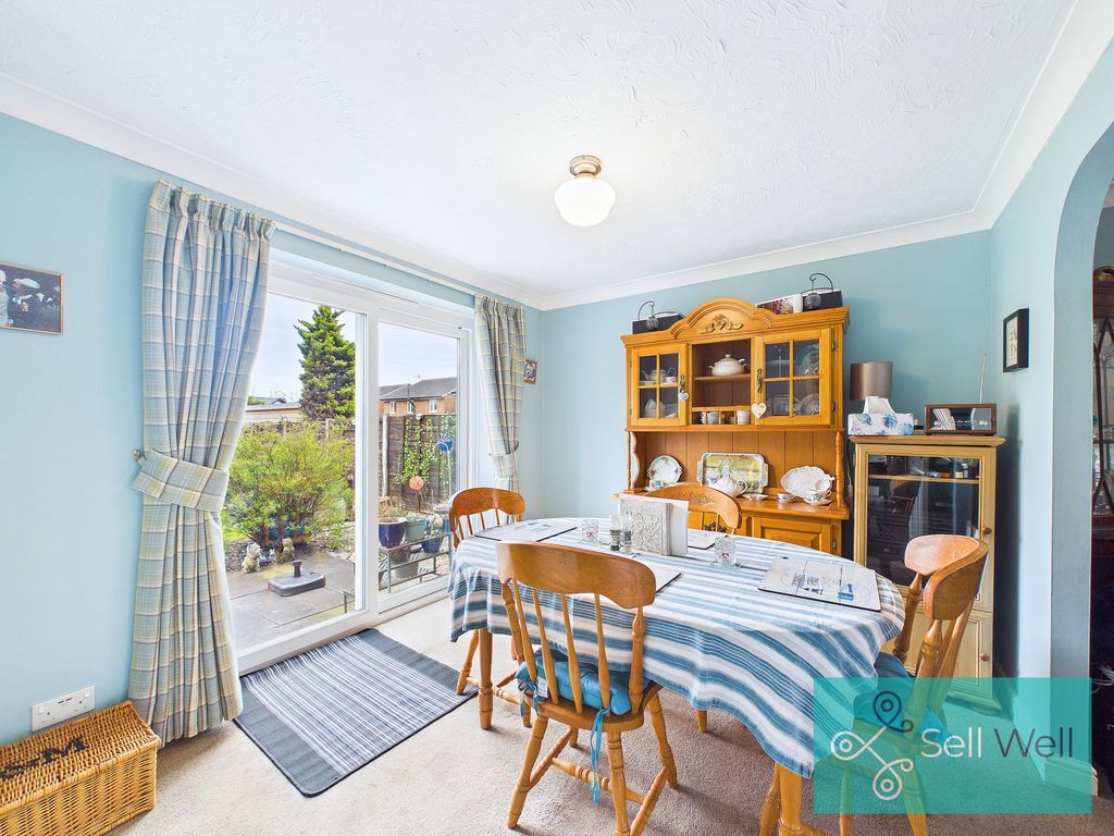 Property photo 3 of 28 Dining Room