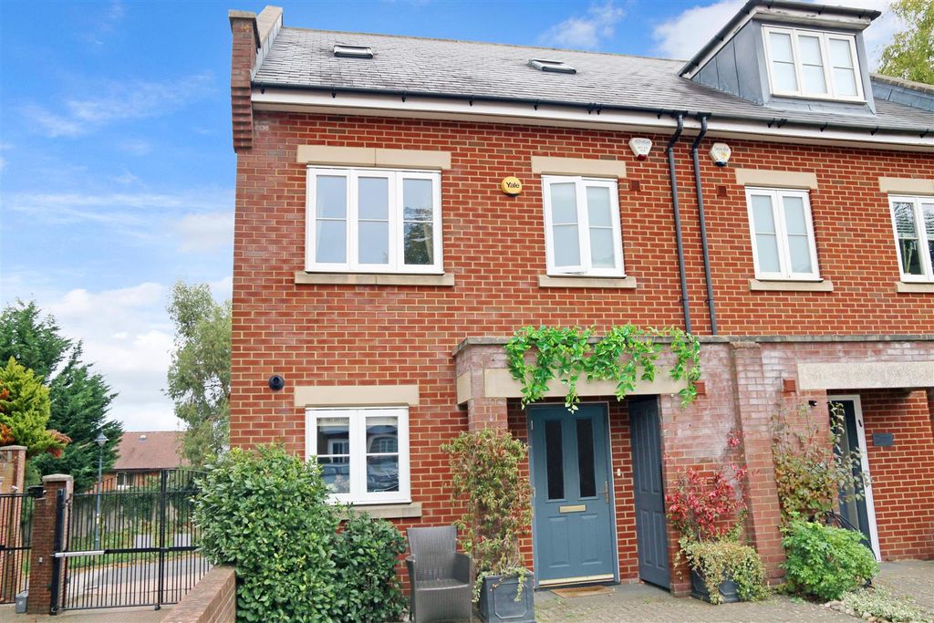 Property photo 1 of 15 Externaldp (2).Jpg