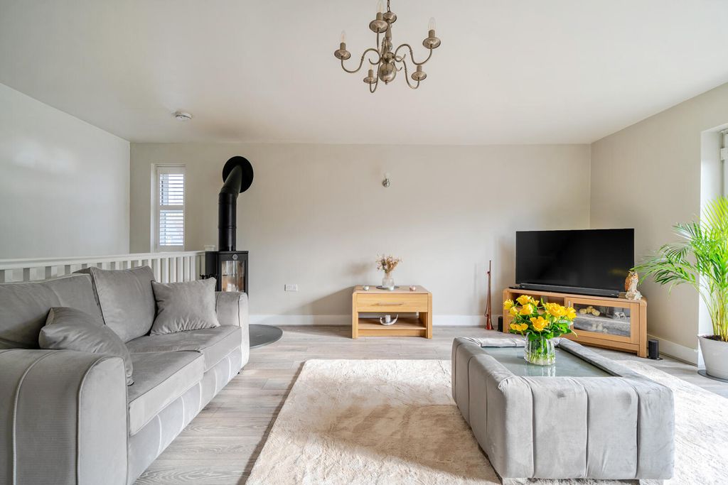 Property photo 3 of 25 Living Room