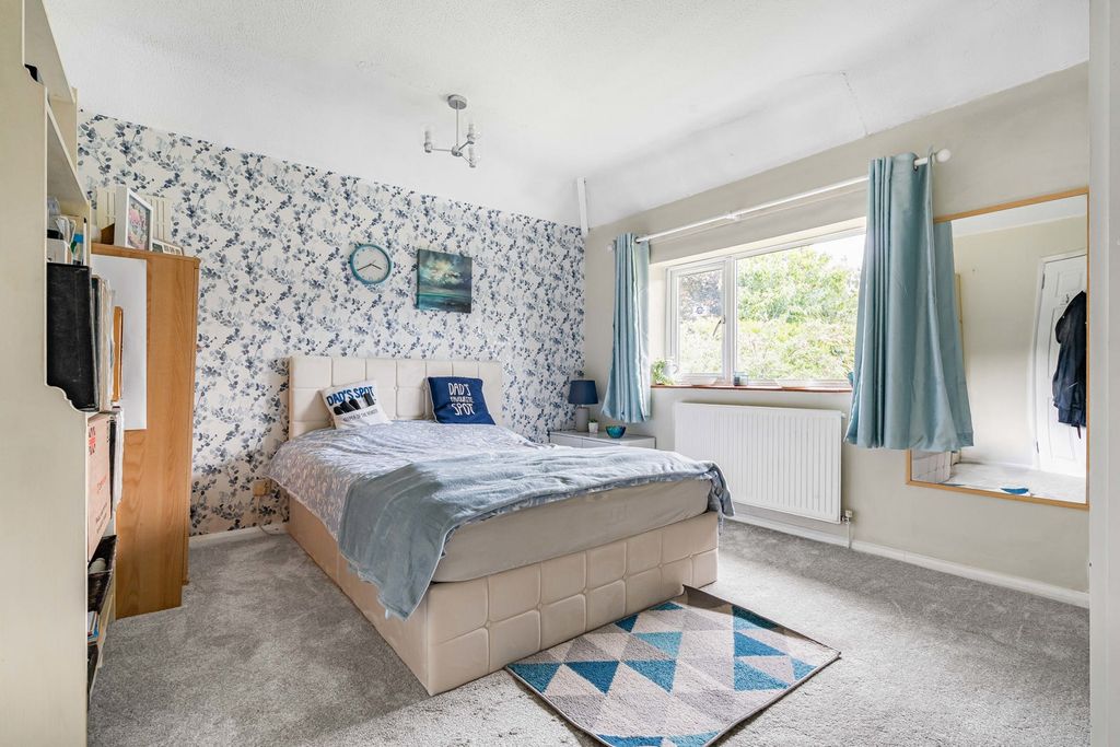 Additional image 18 of 5 bed detached house for saleManor Road, Aldershot, Hampshire GU11