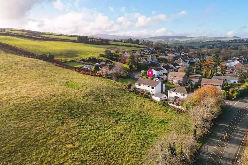 Property photo 3 of 25