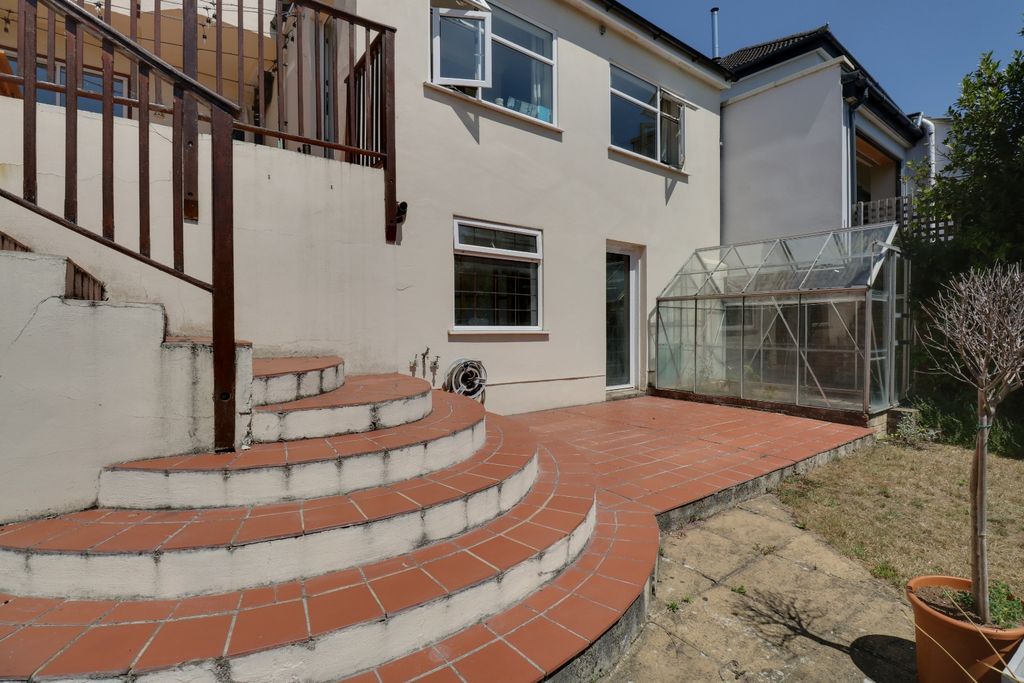 Property photo 2 of 28 5394292