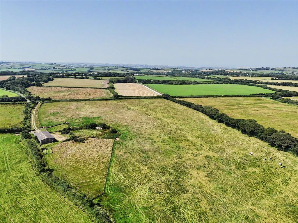 Property photo 3 of 9 Strawberry Fields