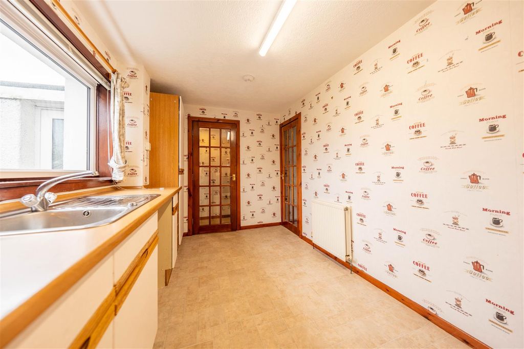 Property photo 2 of 20 Dsc09730-Hdr.Jpg