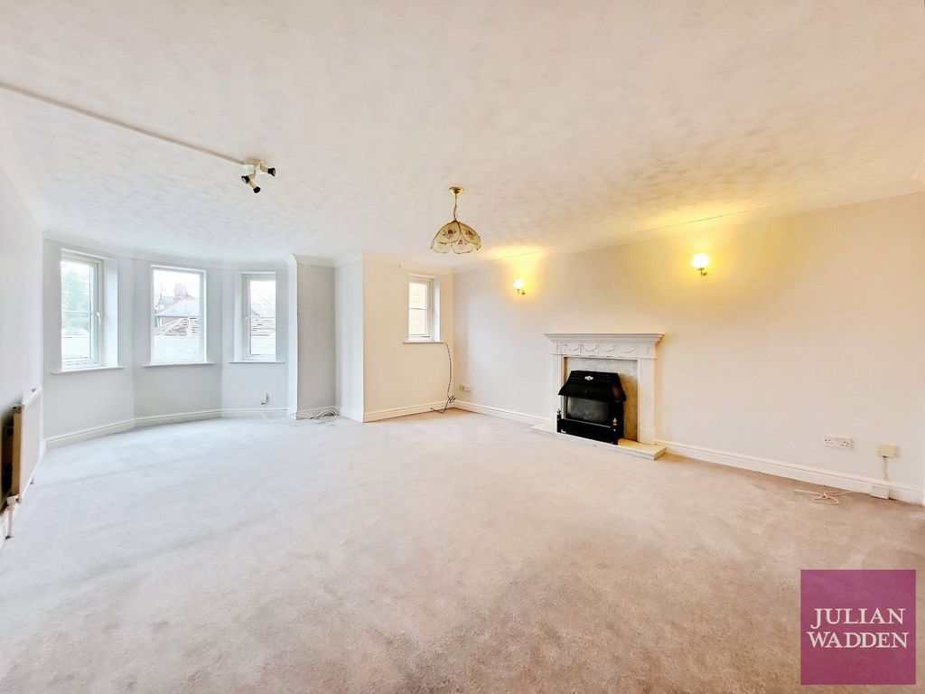 Property photo 2 of 16 Picture No. 21
