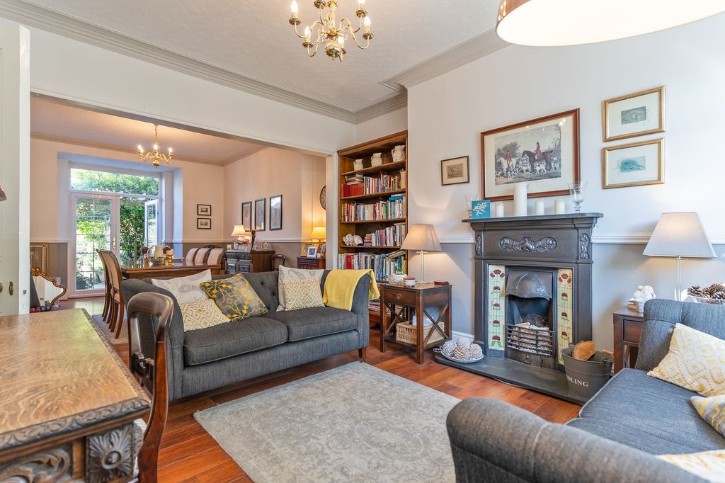 Property photo 3 of 36