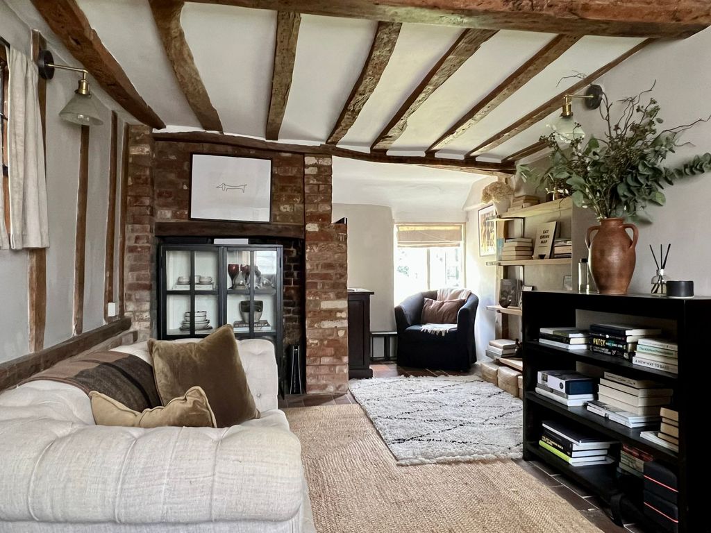 Property photo 2 of 20