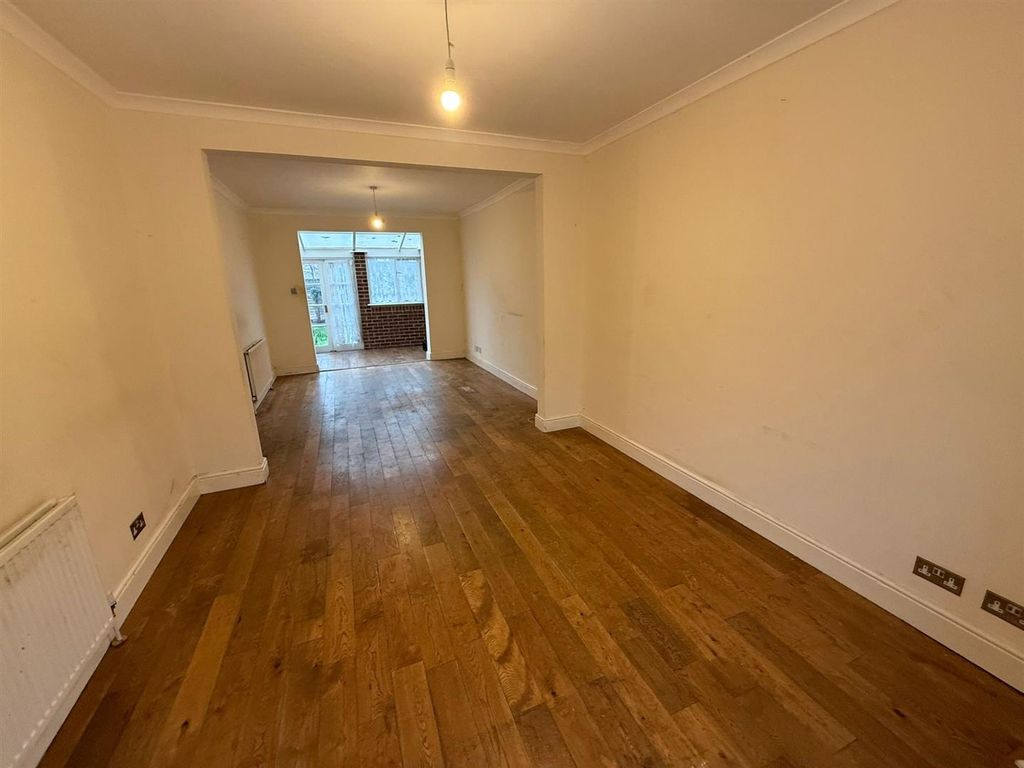 Property photo 3 of 11 8.Jpg