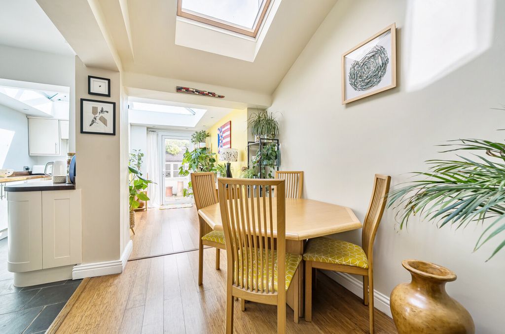 Property photo 3 of 13 1356244-12-68c95d...