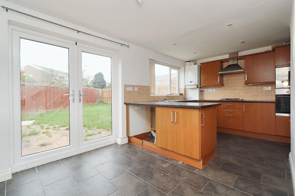 Property photo 3 of 14