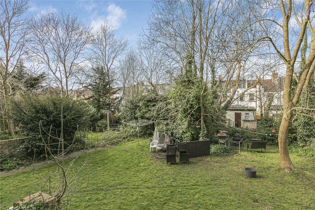 Property photo 3 of 4 Garden