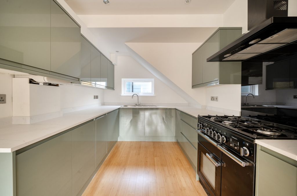 Property photo 3 of 19 1362894-10-68E512...