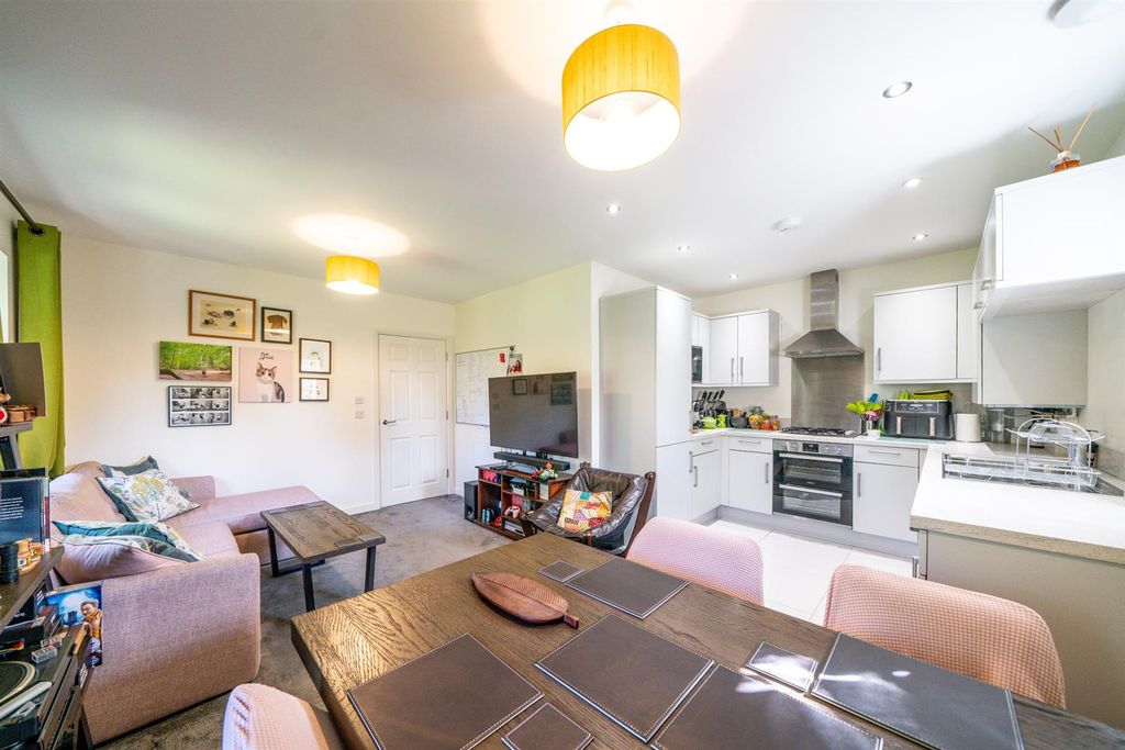 Property photo 2 of 12 Kitchen/Lounge/Dining Room