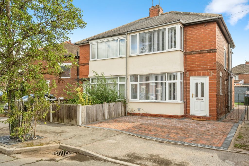 Property photo 1 of 17