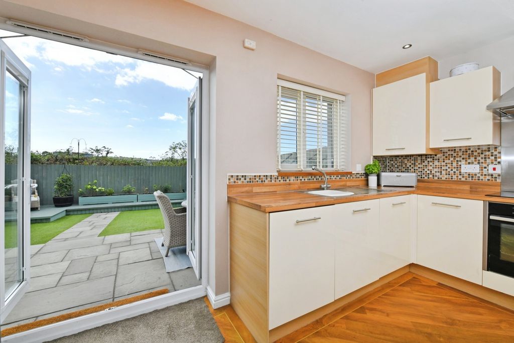 Property photo 2 of 18 Pbox-Img.Jpg