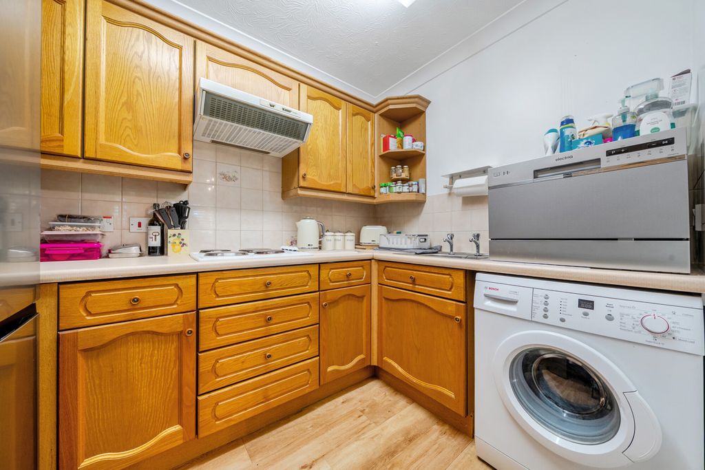 Property photo 2 of 20 1446587-17-69E5Ff...