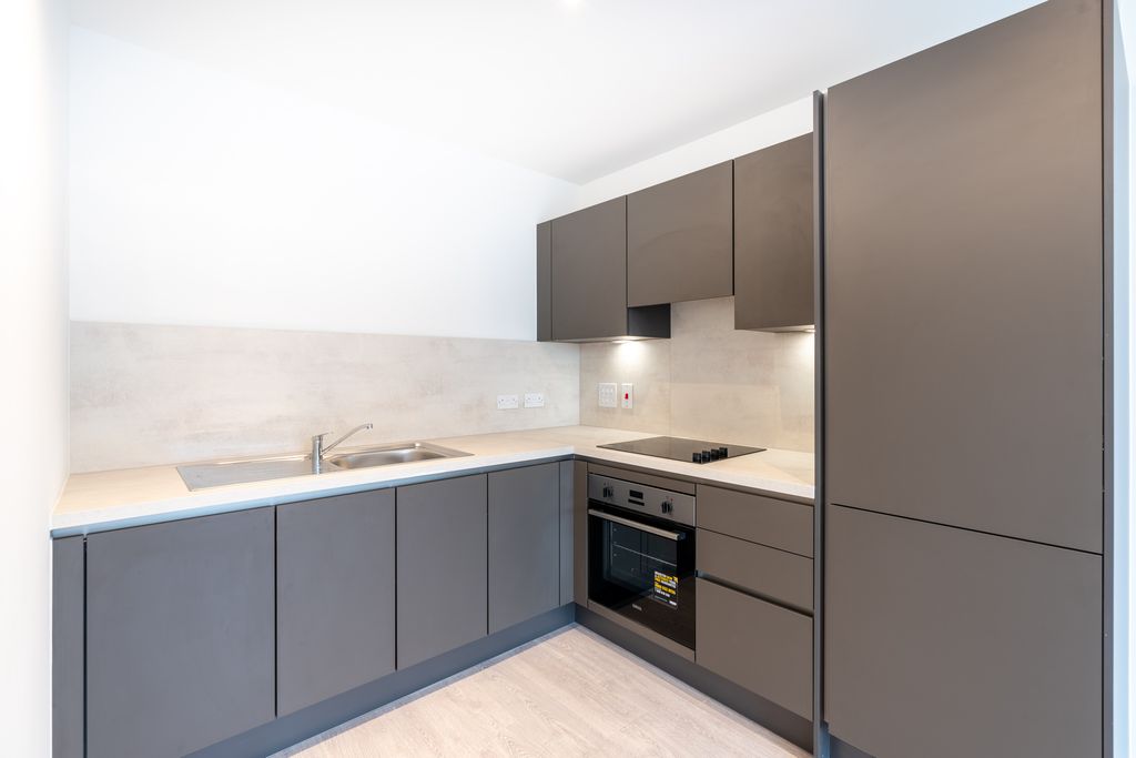 Property photo 2 of 10 Kitchen