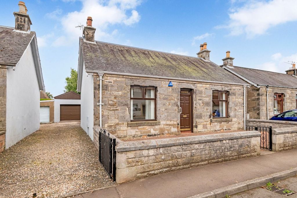 Property photo 1 of 12