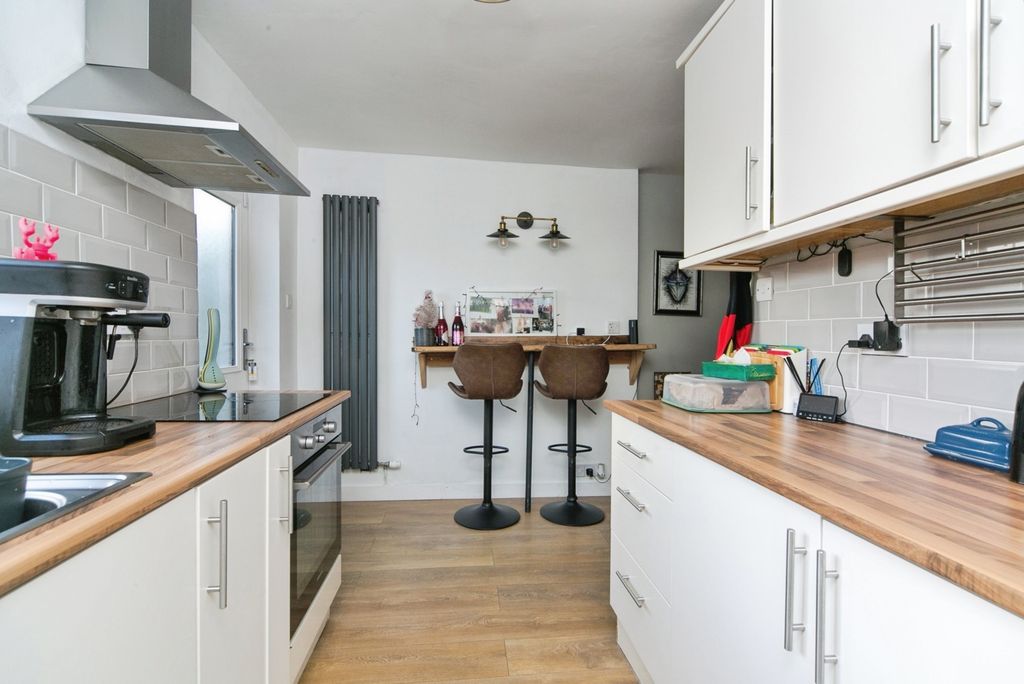 Property photo 2 of 11 Pbox-Img.Jpg