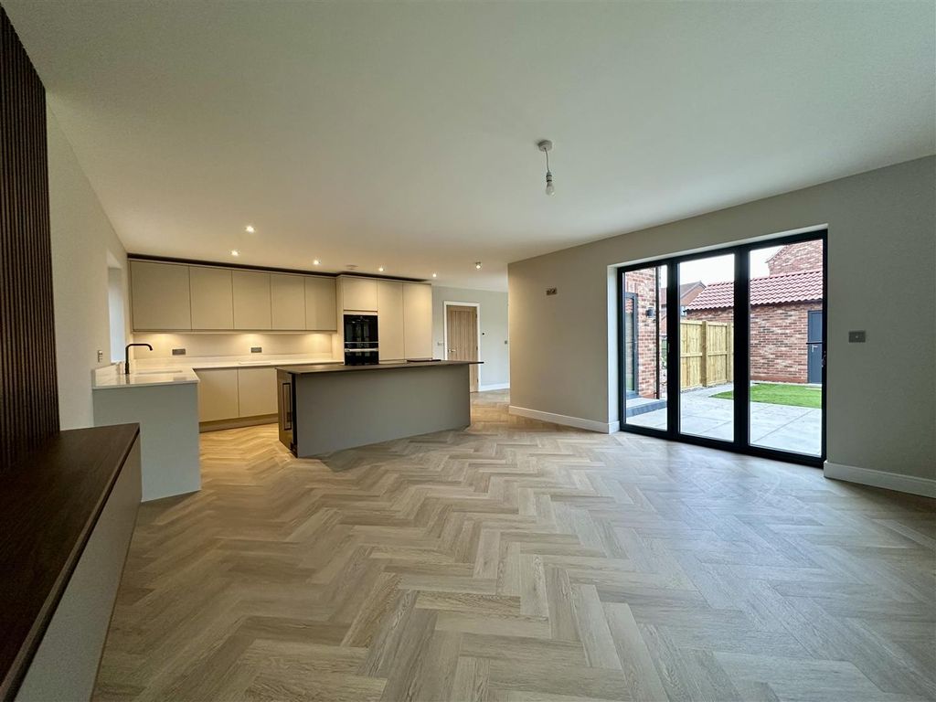 Property photo 3 of 22 Image00052.Jpeg