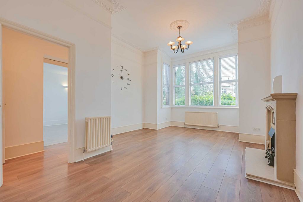Property photo 2 of 27