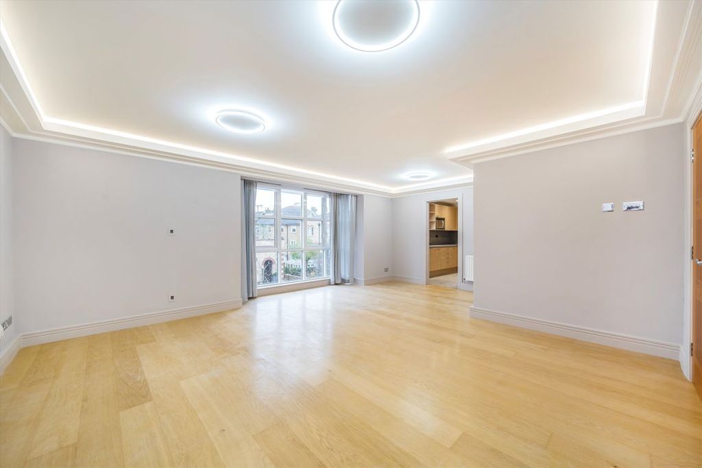 Property photo 2 of 8