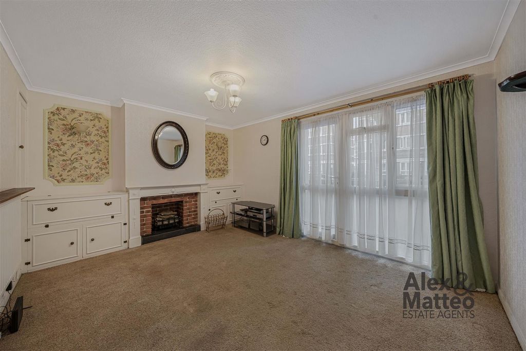 Property photo 2 of 17 Cragie House