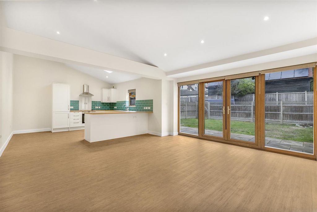Property photo 2 of 19 Kitchen/Dining Room