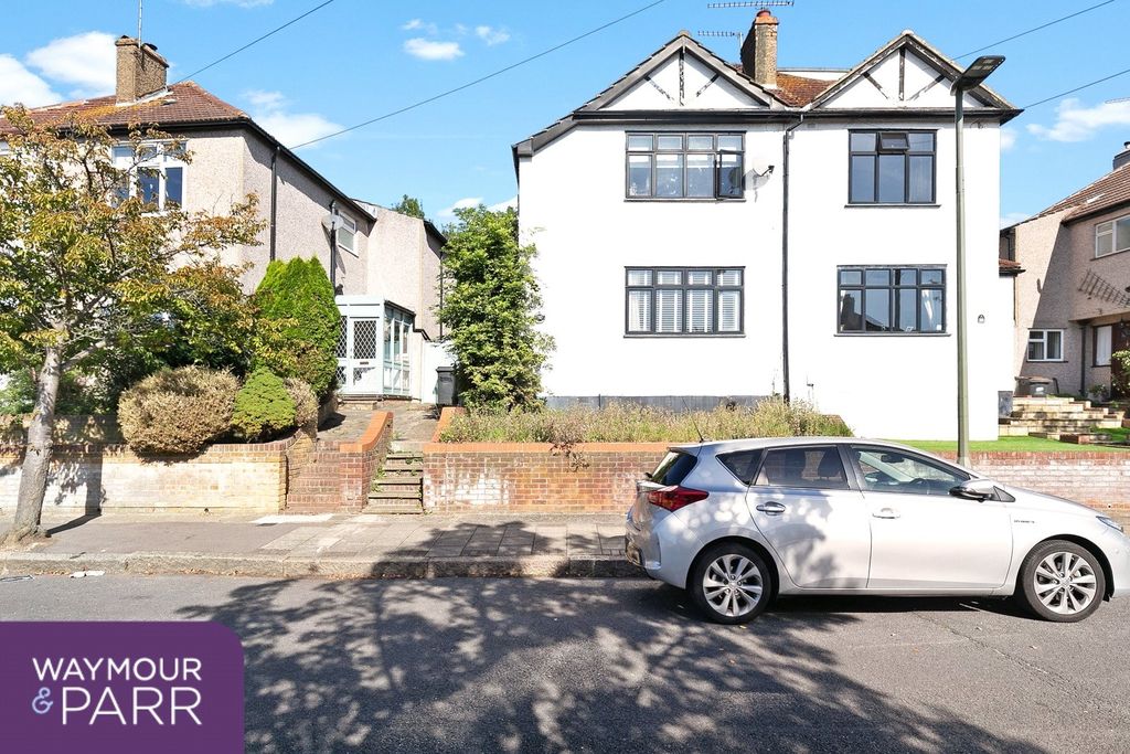 Property photo 1 of 13 Front