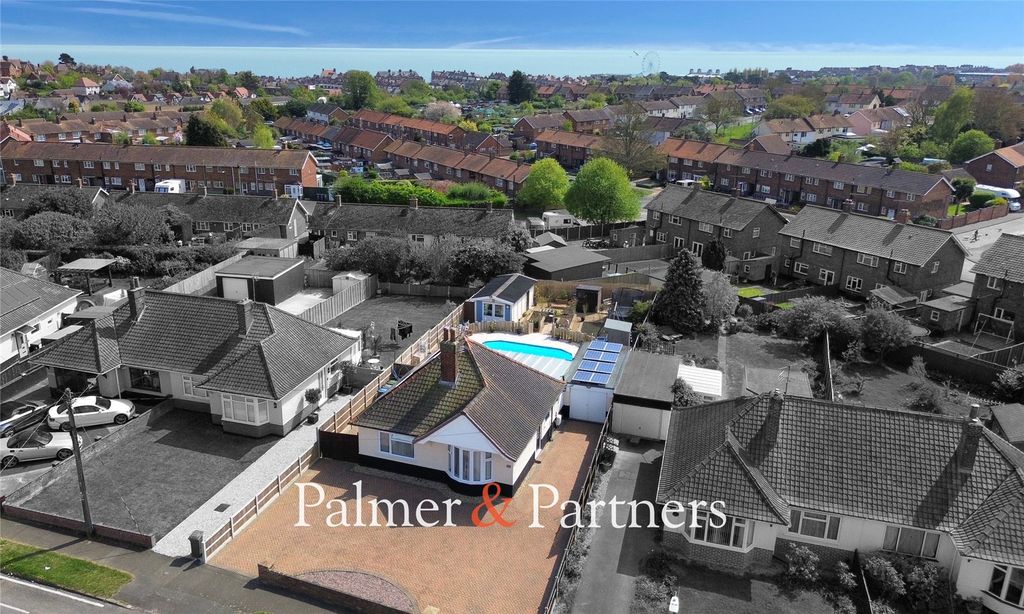 Property photo 1 of 18 Picture No. 02
