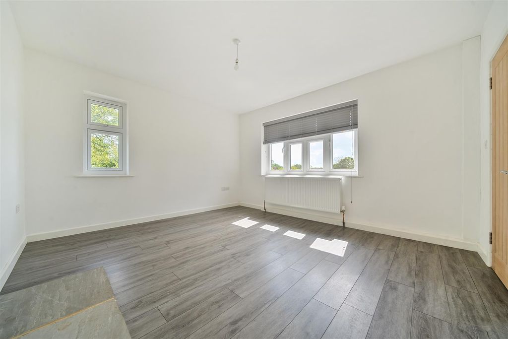 Property photo 2 of 8 1464860-14-6A0d89Cf719E4-Arw-1.Jpg