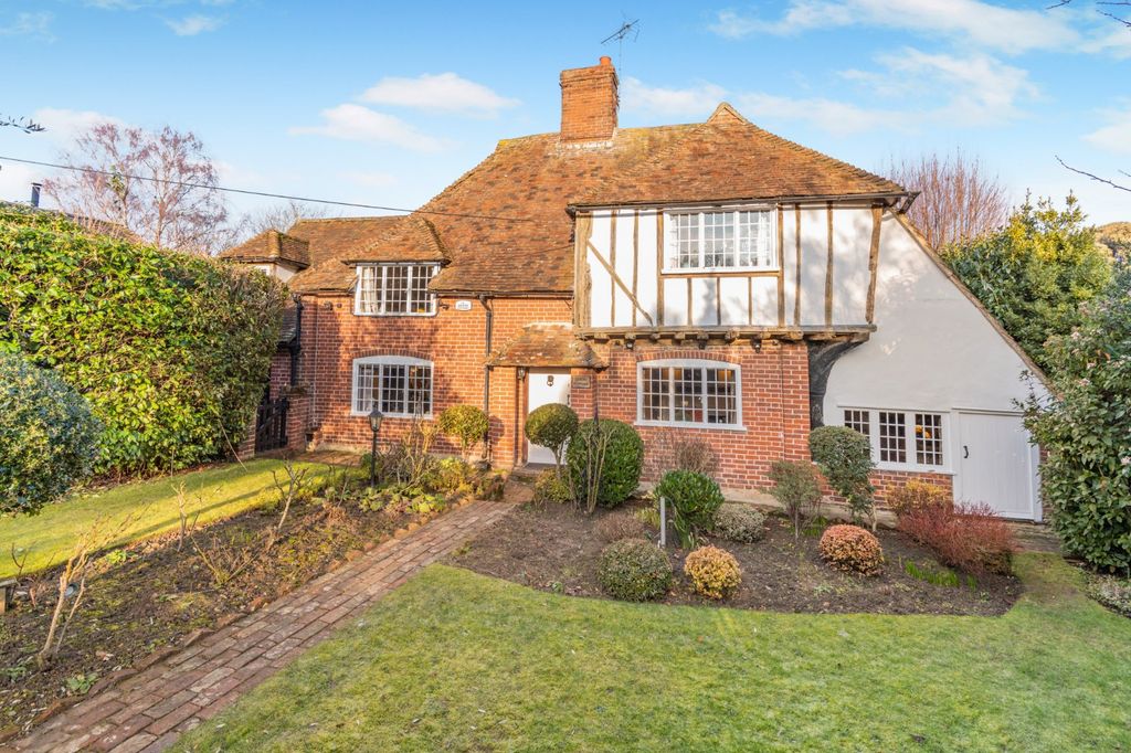 Property photo 1 of 21 Luton Cottage