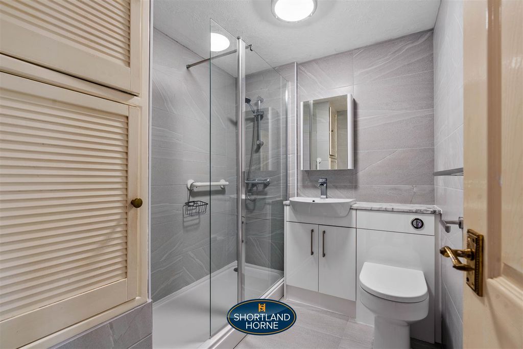 Property photo 3 of 21 Shower Room