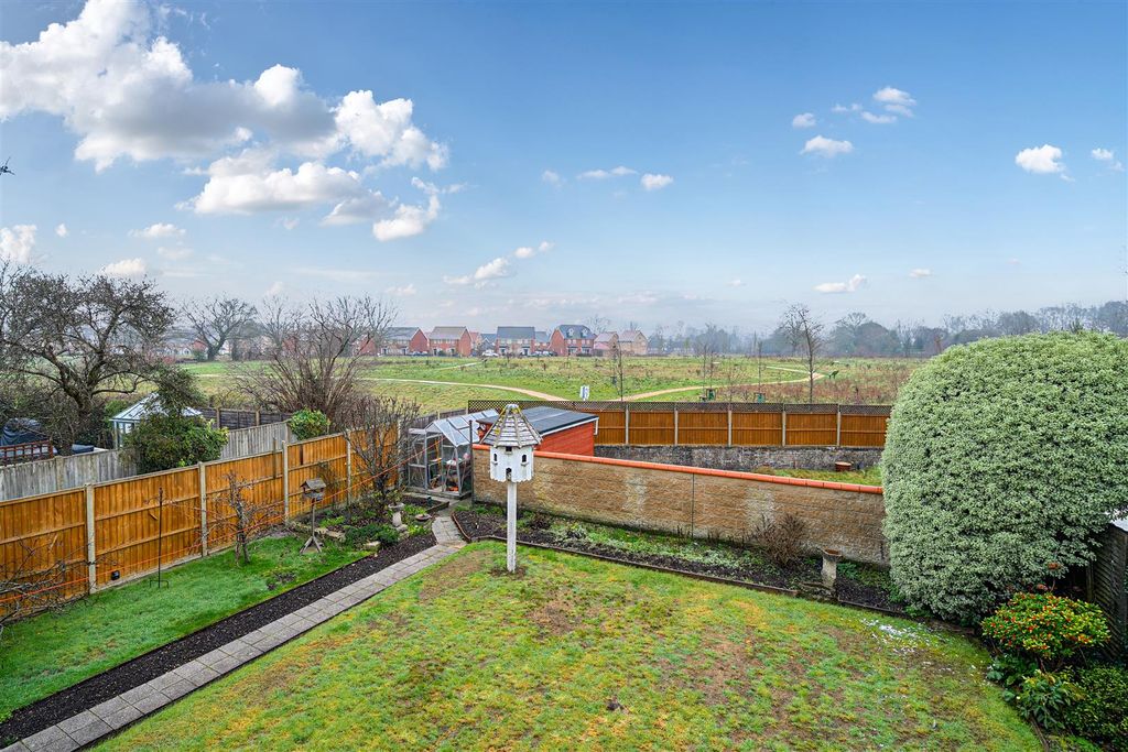 Property photo 2 of 27 Rear Garden