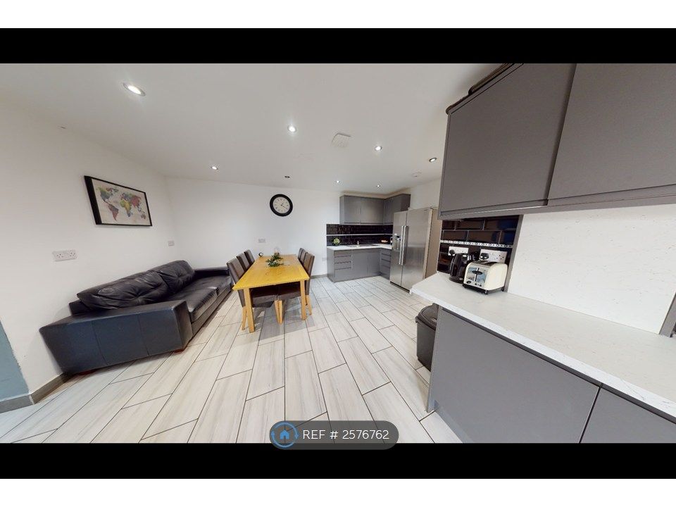 Property photo 3 of 27