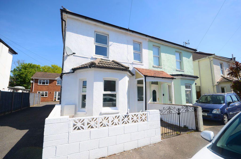 Property photo 1 of 11 Photo 13