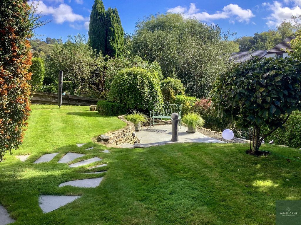 Property photo 3 of 28