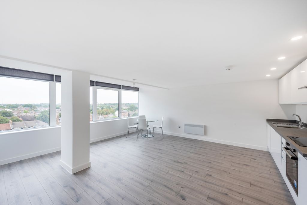 Property photo 1 of 6