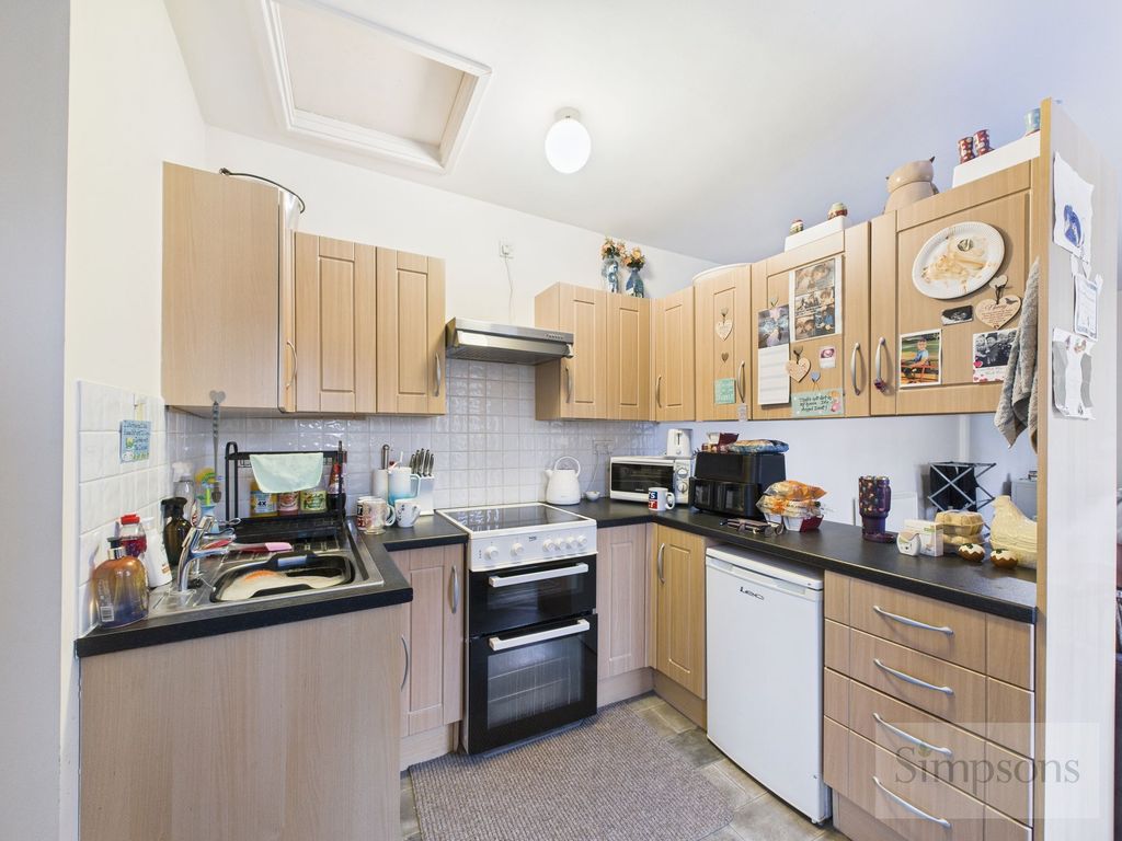 Property photo 3 of 8 Kitchen