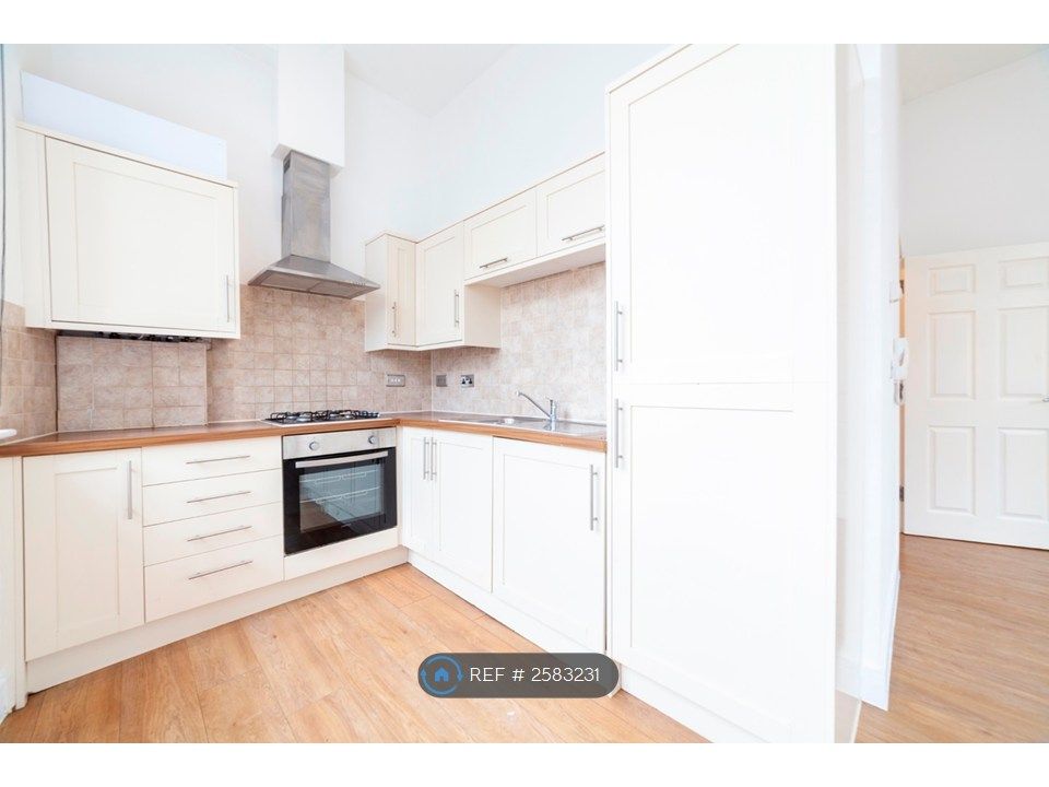 Property photo 2 of 14 Kitchen