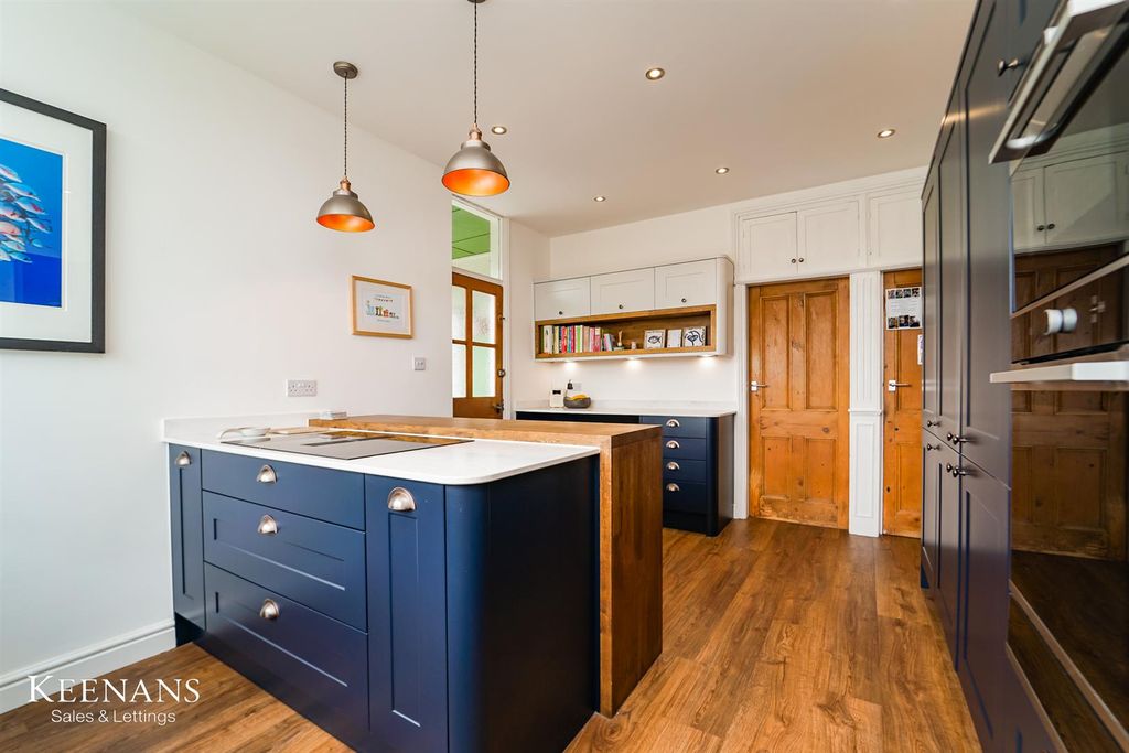 Property photo 3 of 57