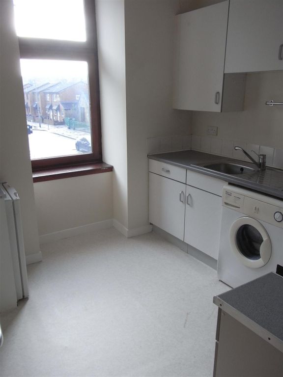 Property photo 2 of 6 Kitchen