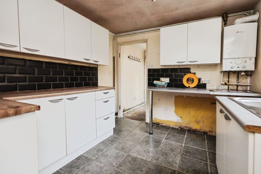 Property photo 2 of 17