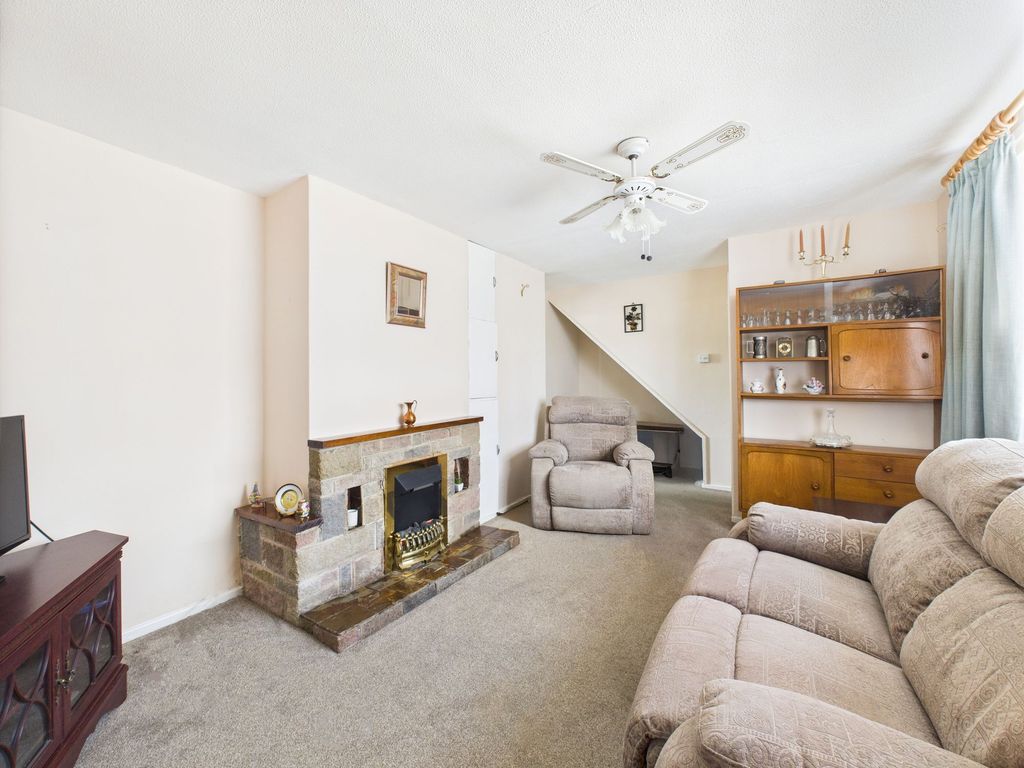 Property photo 2 of 15 Lounge